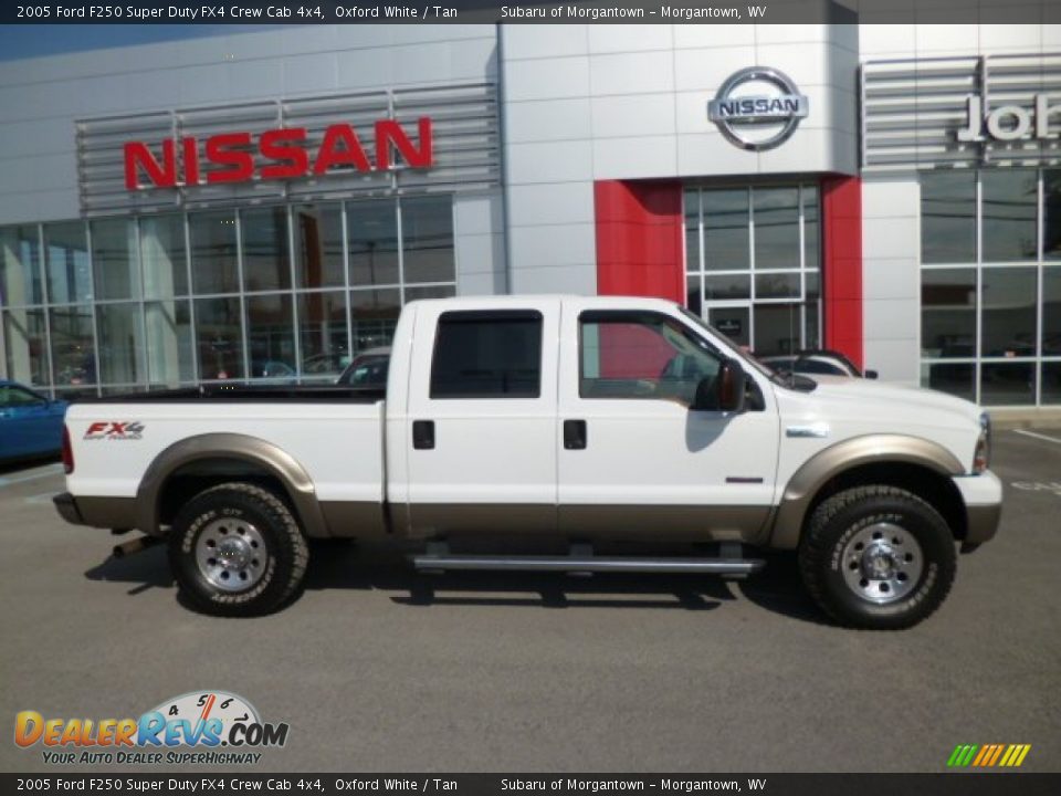 2005 Ford F250 Super Duty FX4 Crew Cab 4x4 Oxford White / Tan Photo #12