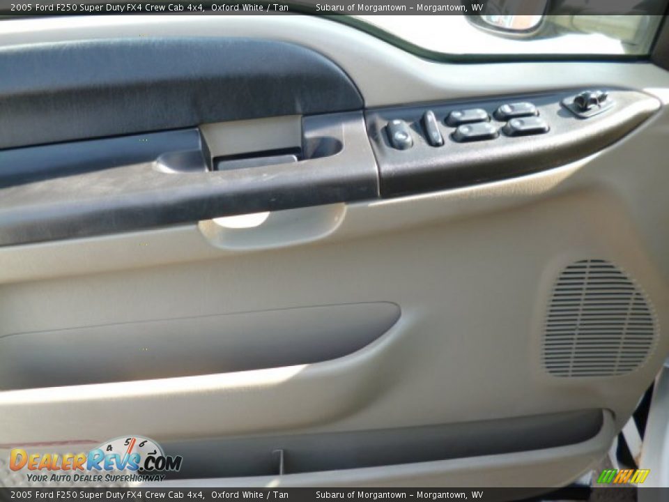2005 Ford F250 Super Duty FX4 Crew Cab 4x4 Oxford White / Tan Photo #17