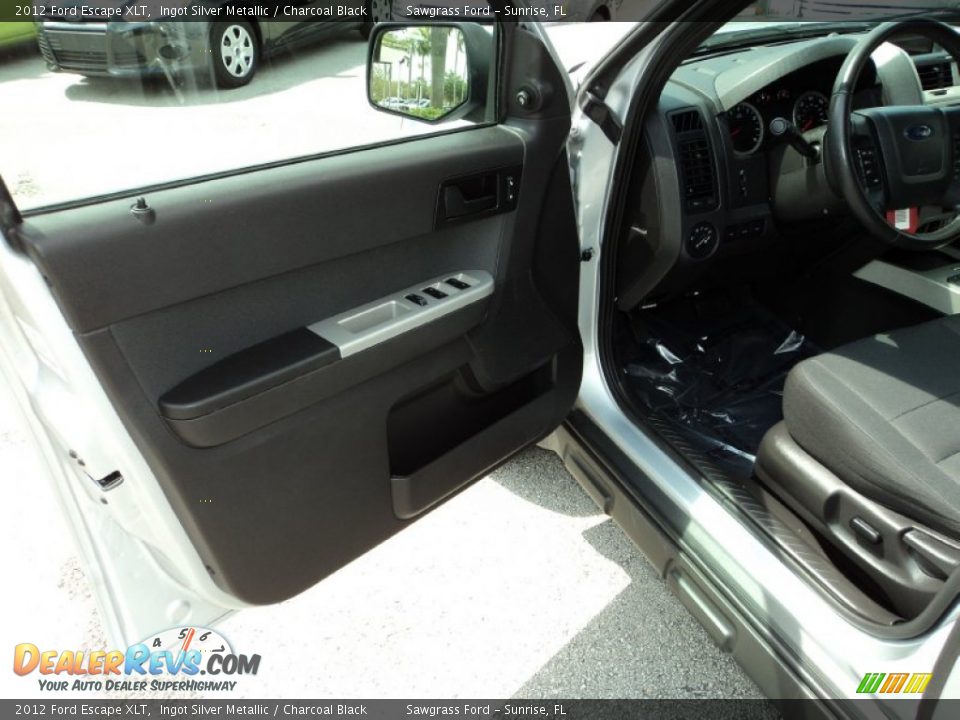 2012 Ford Escape XLT Ingot Silver Metallic / Charcoal Black Photo #17
