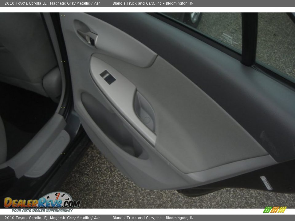 2010 Toyota Corolla LE Magnetic Gray Metallic / Ash Photo #16