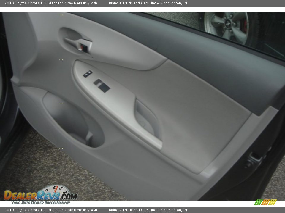2010 Toyota Corolla LE Magnetic Gray Metallic / Ash Photo #19