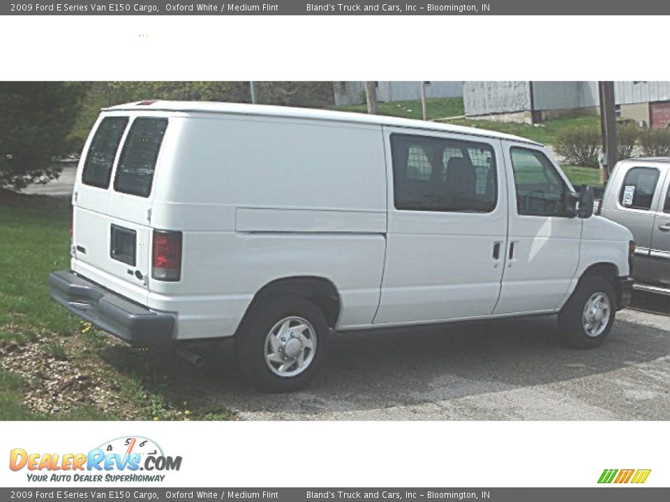 2009 Ford E Series Van E150 Cargo Oxford White / Medium Flint Photo #2