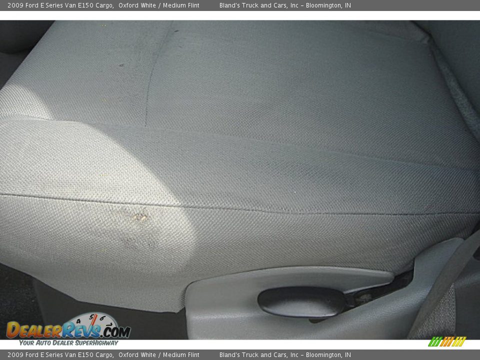 2009 Ford E Series Van E150 Cargo Oxford White / Medium Flint Photo #5