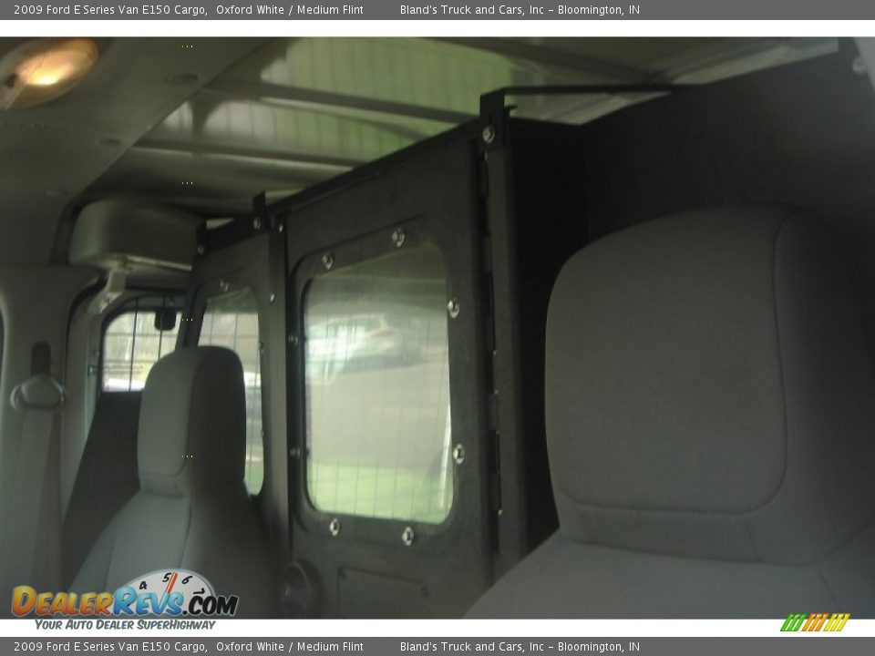 2009 Ford E Series Van E150 Cargo Oxford White / Medium Flint Photo #8