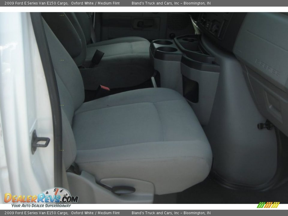 2009 Ford E Series Van E150 Cargo Oxford White / Medium Flint Photo #13