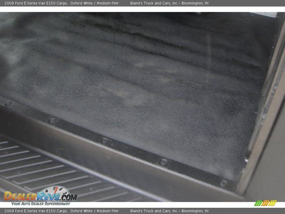 2009 Ford E Series Van E150 Cargo Oxford White / Medium Flint Photo #14