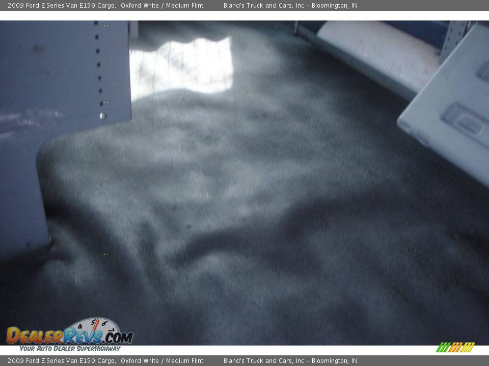 2009 Ford E Series Van E150 Cargo Oxford White / Medium Flint Photo #17