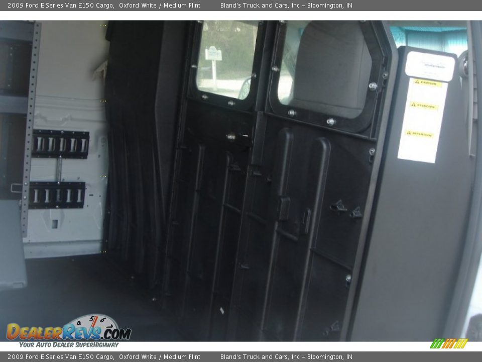 2009 Ford E Series Van E150 Cargo Oxford White / Medium Flint Photo #18