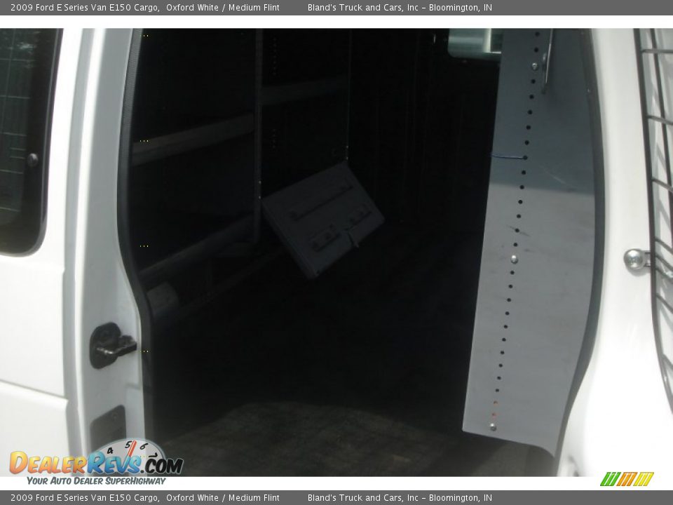 2009 Ford E Series Van E150 Cargo Oxford White / Medium Flint Photo #20