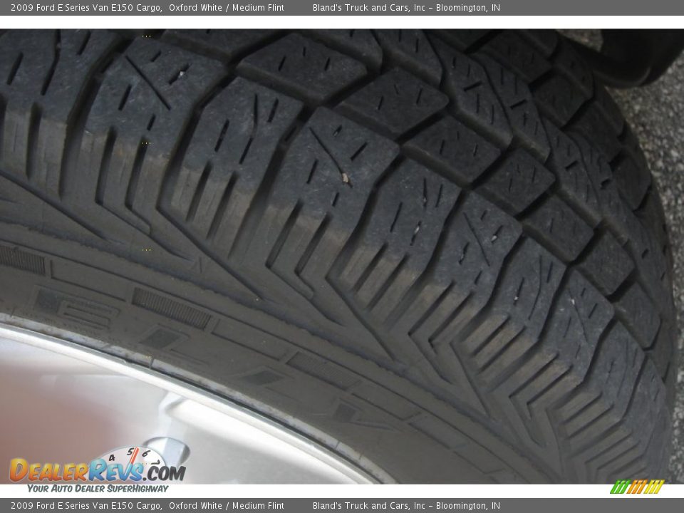 2009 Ford E Series Van E150 Cargo Oxford White / Medium Flint Photo #21