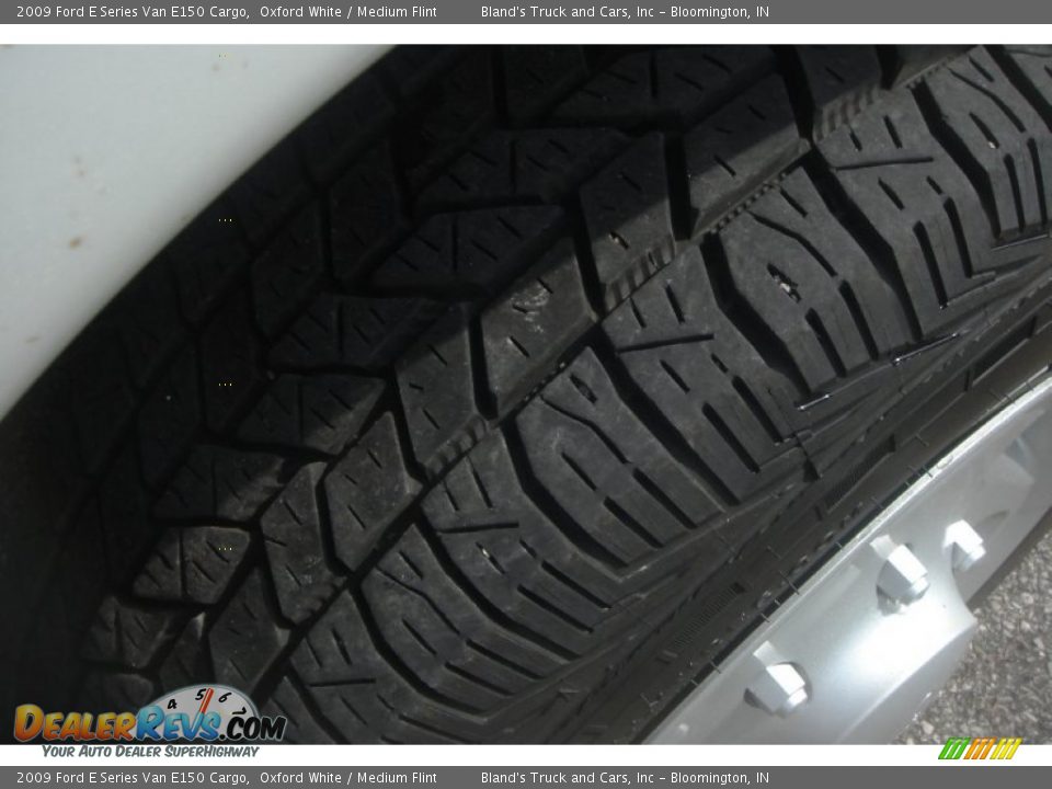 2009 Ford E Series Van E150 Cargo Oxford White / Medium Flint Photo #22