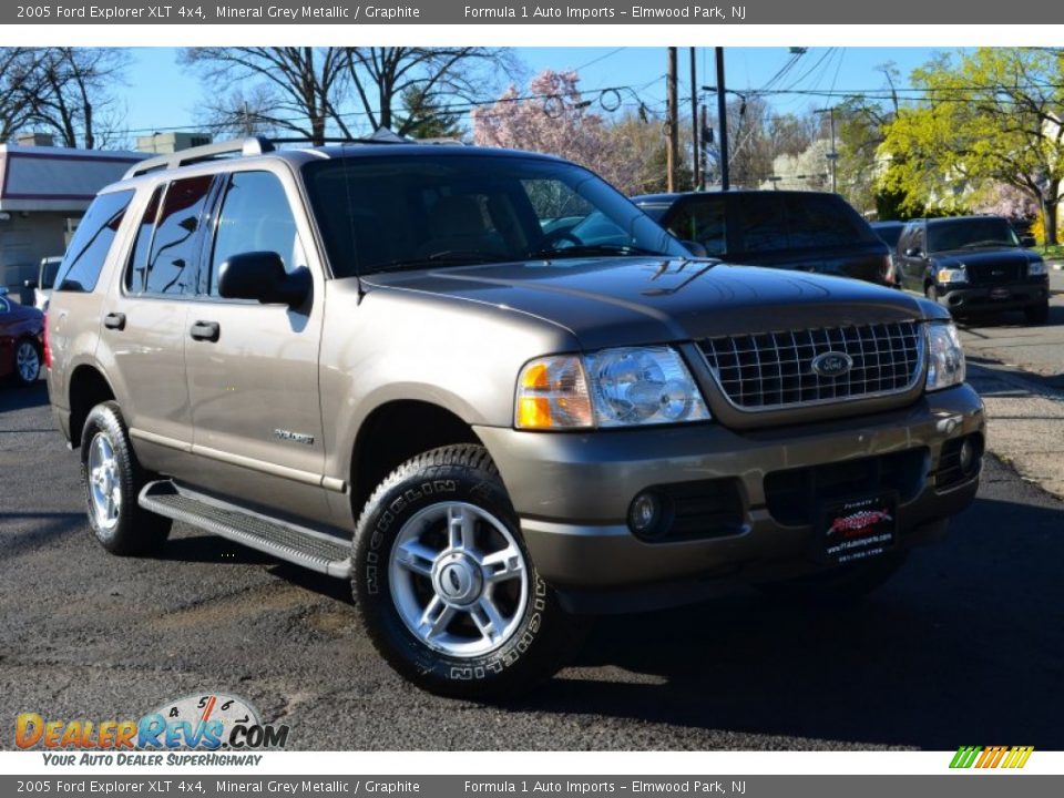 2005 Ford Explorer XLT 4x4 Mineral Grey Metallic / Graphite Photo #1