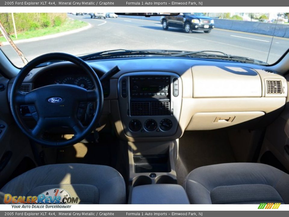 2005 Ford Explorer XLT 4x4 Mineral Grey Metallic / Graphite Photo #9