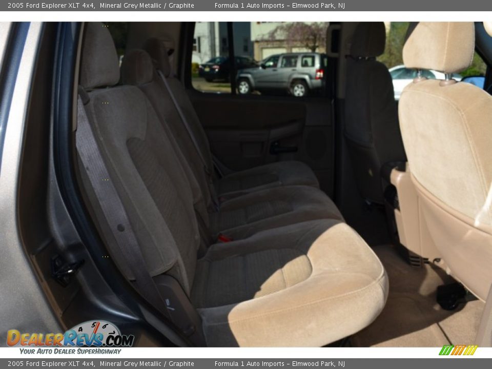 2005 Ford Explorer XLT 4x4 Mineral Grey Metallic / Graphite Photo #13