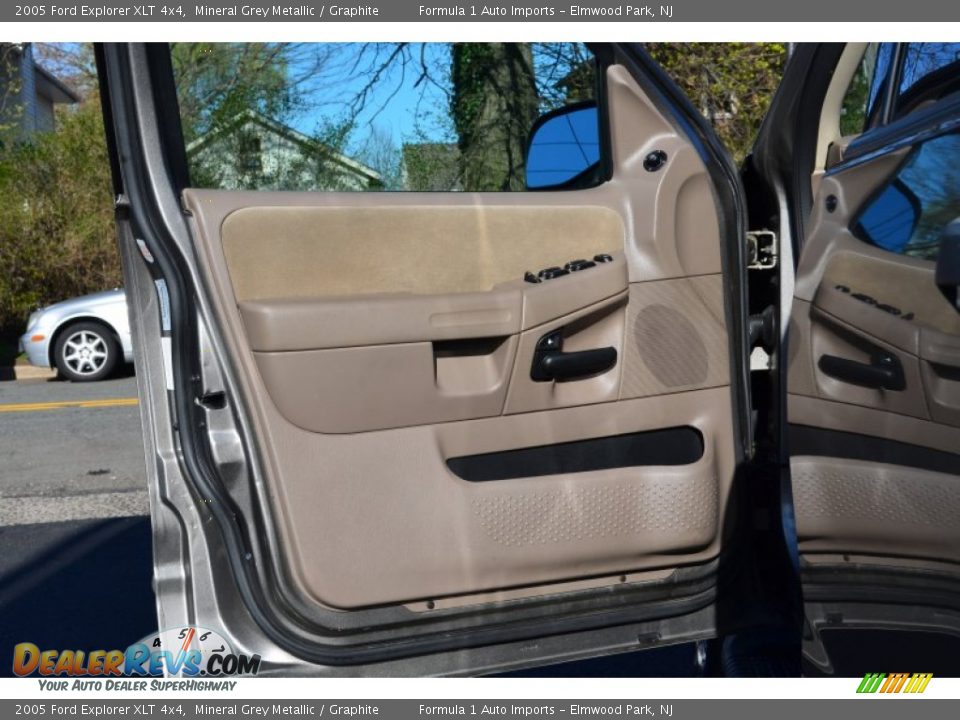 2005 Ford Explorer XLT 4x4 Mineral Grey Metallic / Graphite Photo #20