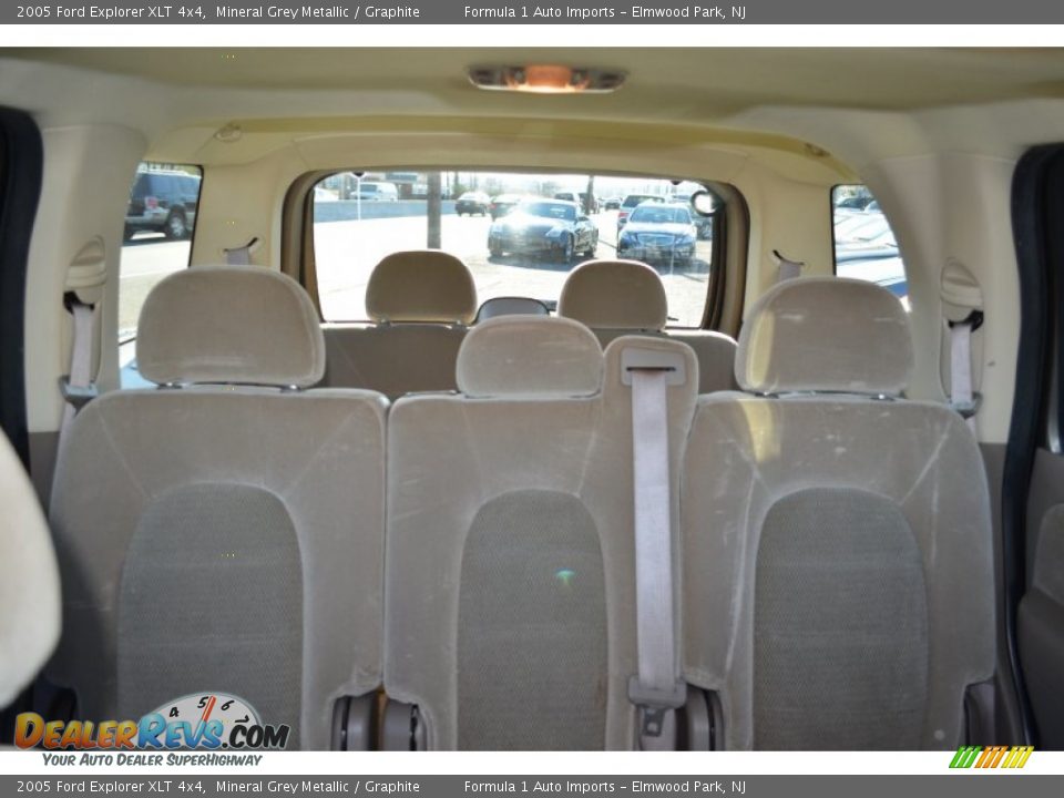 2005 Ford Explorer XLT 4x4 Mineral Grey Metallic / Graphite Photo #25