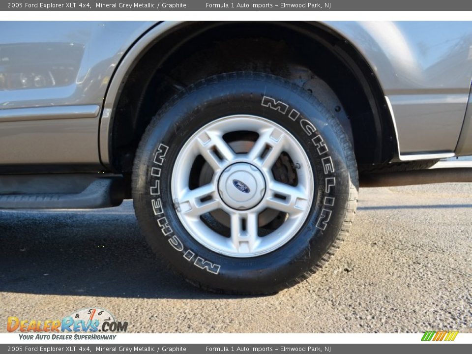 2005 Ford Explorer XLT 4x4 Mineral Grey Metallic / Graphite Photo #26