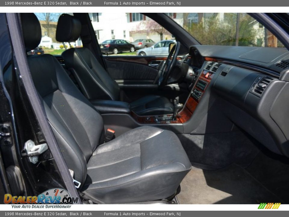 1998 Mercedes-Benz E 320 Sedan Black / Black Photo #13