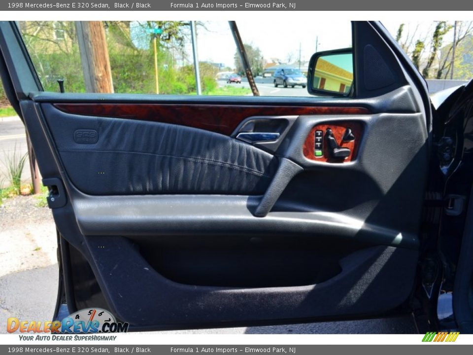 1998 Mercedes-Benz E 320 Sedan Black / Black Photo #18