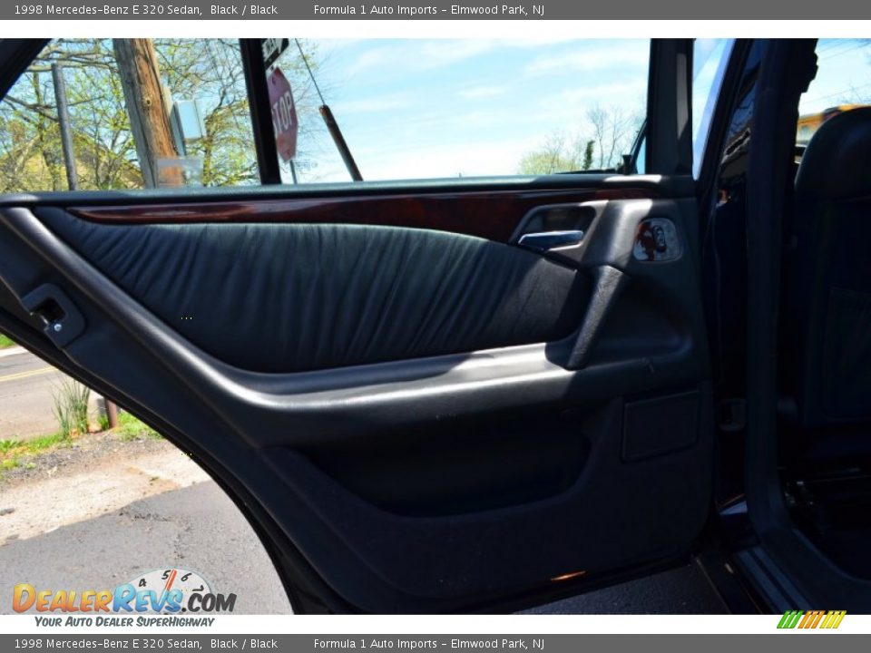 1998 Mercedes-Benz E 320 Sedan Black / Black Photo #20