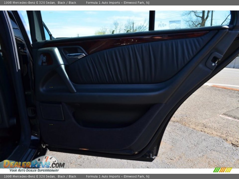 1998 Mercedes-Benz E 320 Sedan Black / Black Photo #21