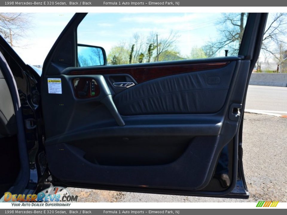 1998 Mercedes-Benz E 320 Sedan Black / Black Photo #22
