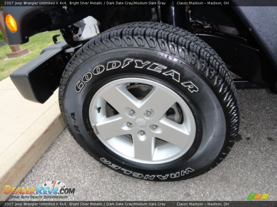 2007 Jeep Wrangler Unlimited X 4x4 Bright Silver Metallic / Dark Slate Gray/Medium Slate Gray Photo #4