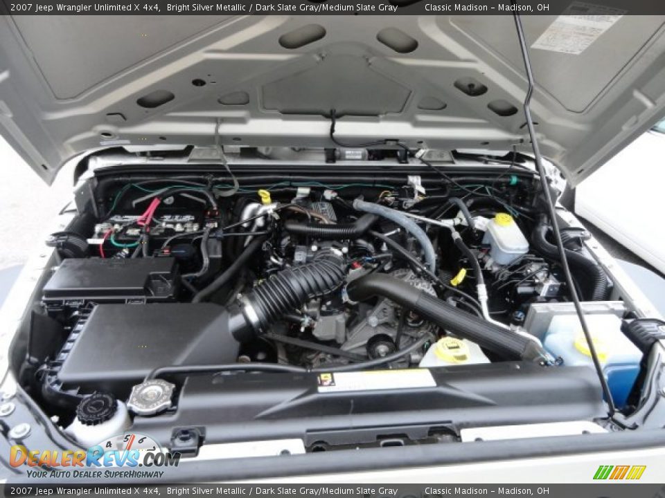 2007 Jeep Wrangler Unlimited X 4x4 Bright Silver Metallic / Dark Slate Gray/Medium Slate Gray Photo #17