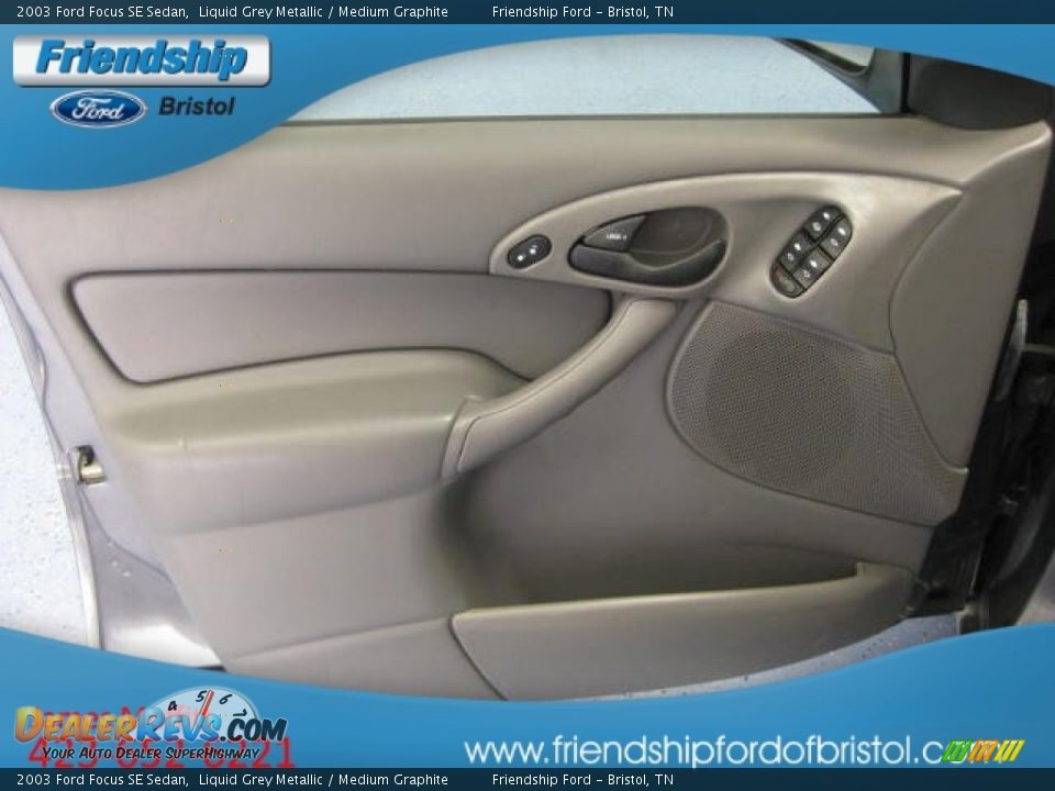 2003 Ford Focus SE Sedan Liquid Grey Metallic / Medium Graphite Photo #8