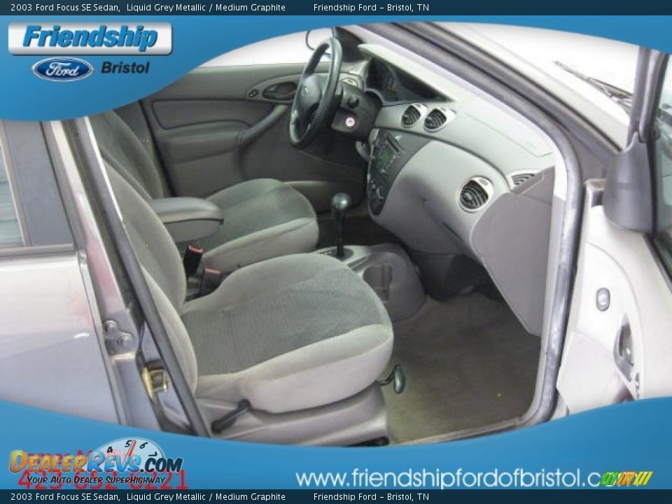 2003 Ford Focus SE Sedan Liquid Grey Metallic / Medium Graphite Photo #9