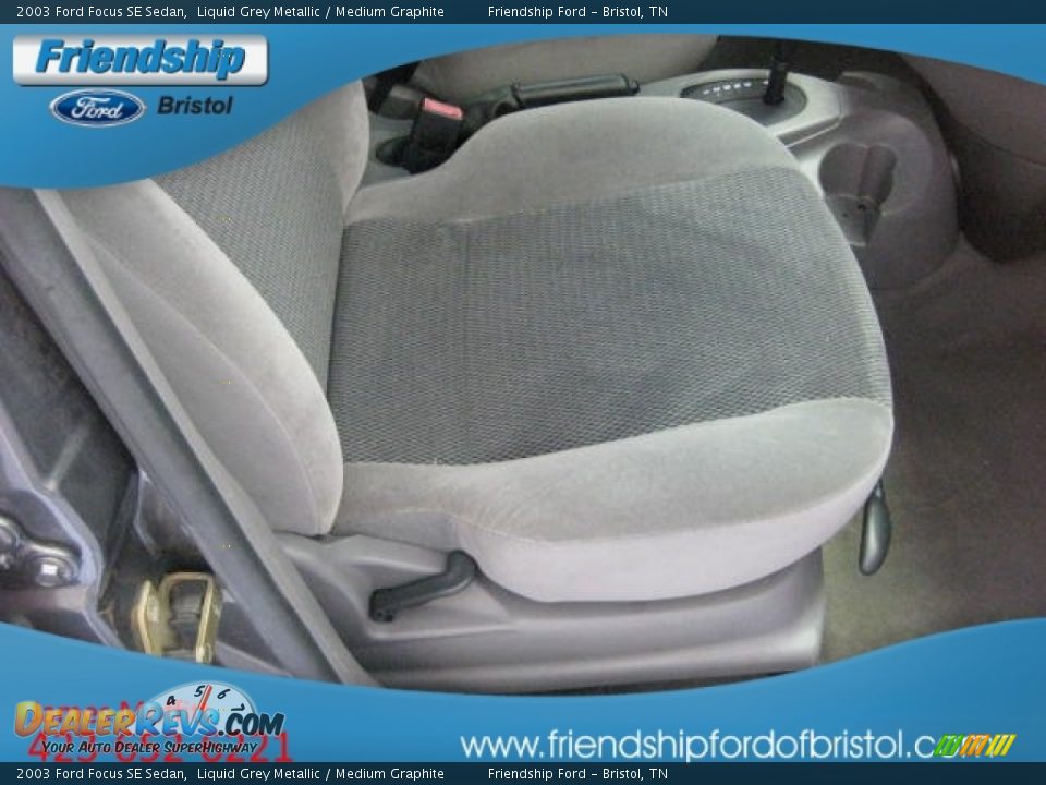 2003 Ford Focus SE Sedan Liquid Grey Metallic / Medium Graphite Photo #10