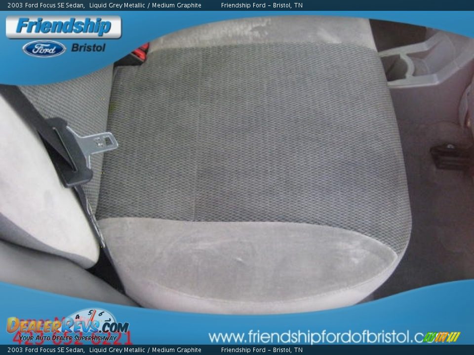 2003 Ford Focus SE Sedan Liquid Grey Metallic / Medium Graphite Photo #13