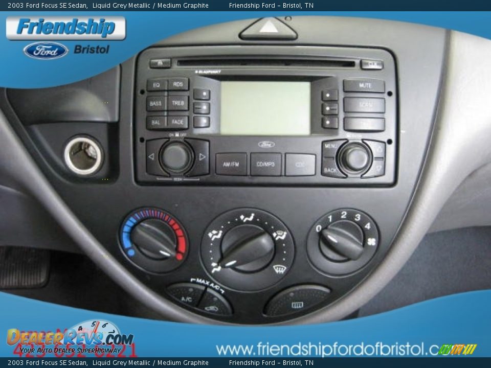 2003 Ford Focus SE Sedan Liquid Grey Metallic / Medium Graphite Photo #16