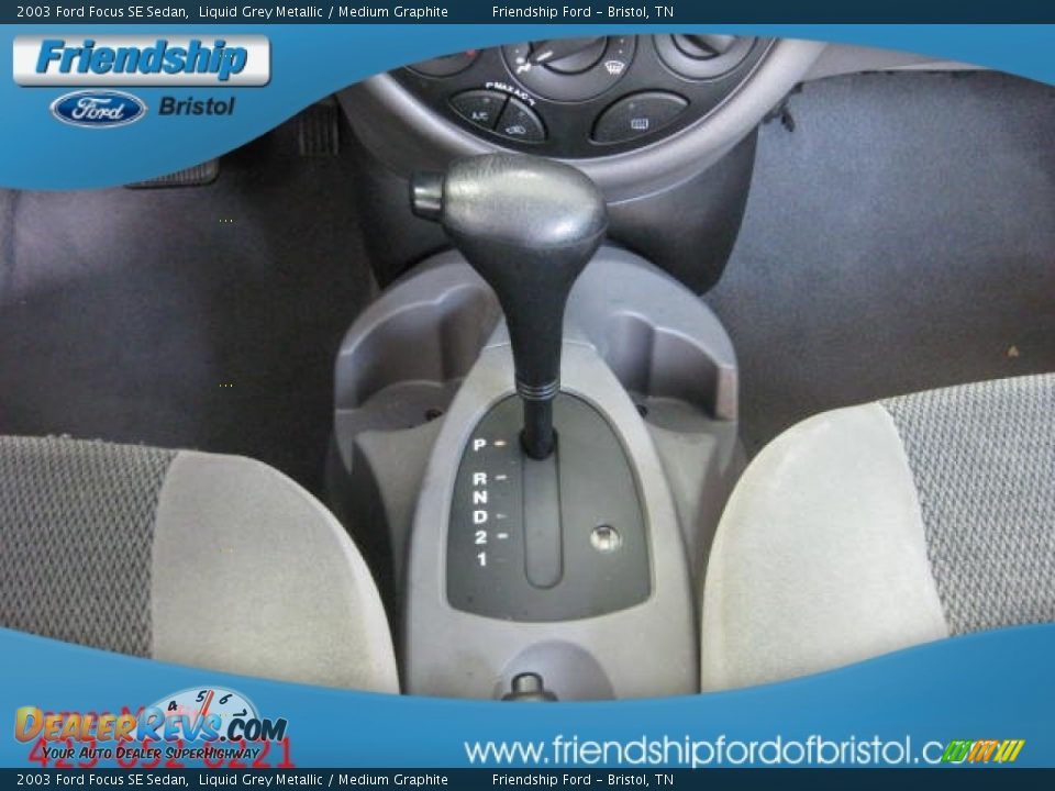 2003 Ford Focus SE Sedan Liquid Grey Metallic / Medium Graphite Photo #17