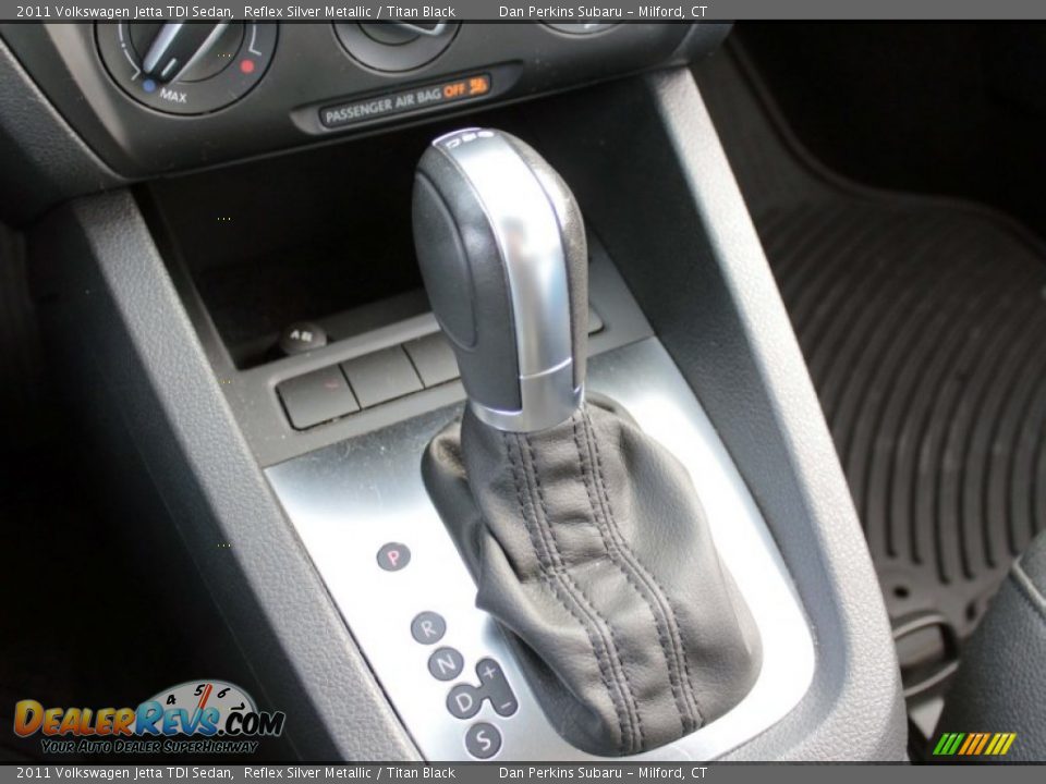 2011 Volkswagen Jetta TDI Sedan Reflex Silver Metallic / Titan Black Photo #14