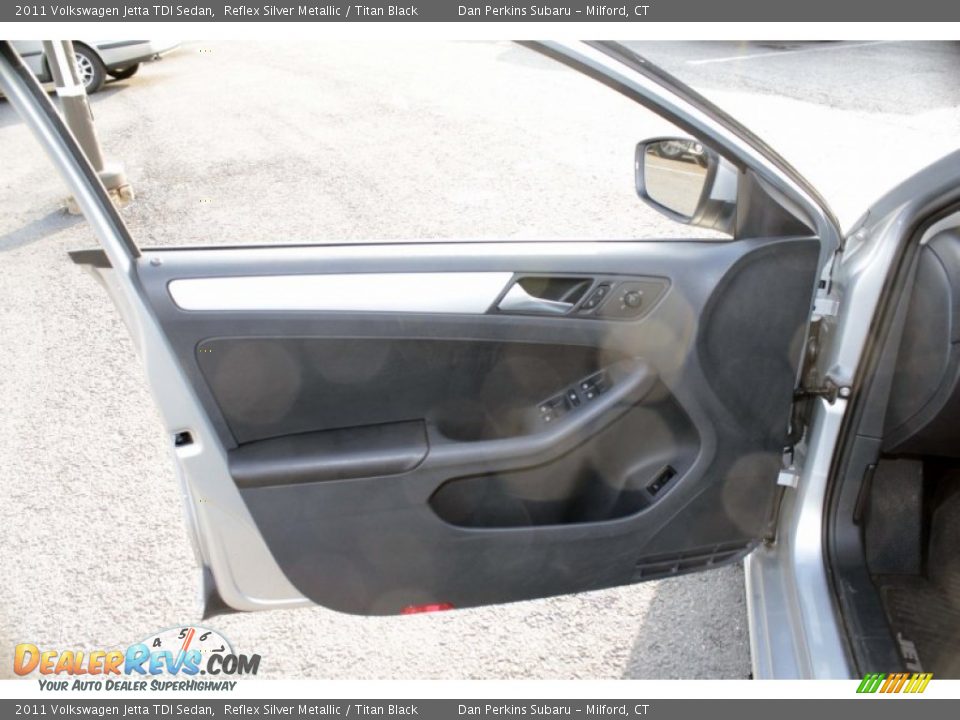 2011 Volkswagen Jetta TDI Sedan Reflex Silver Metallic / Titan Black Photo #21