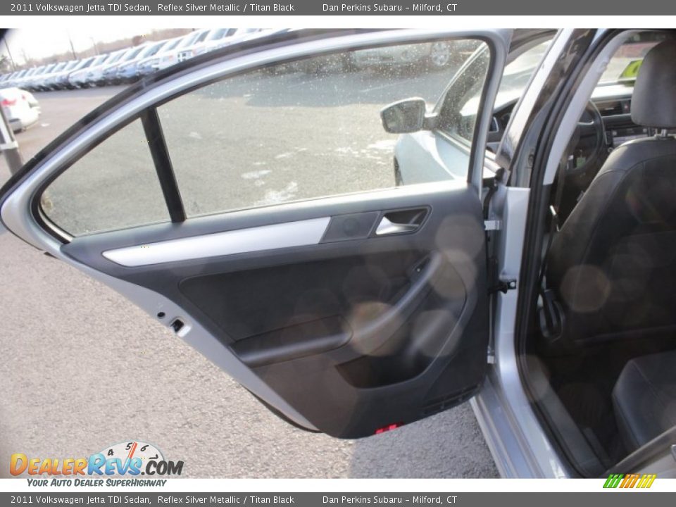2011 Volkswagen Jetta TDI Sedan Reflex Silver Metallic / Titan Black Photo #23