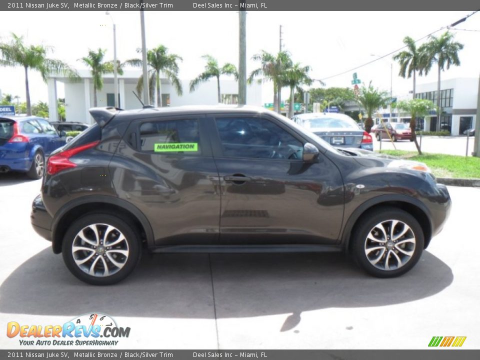 2011 Nissan Juke SV Metallic Bronze / Black/Silver Trim Photo #6