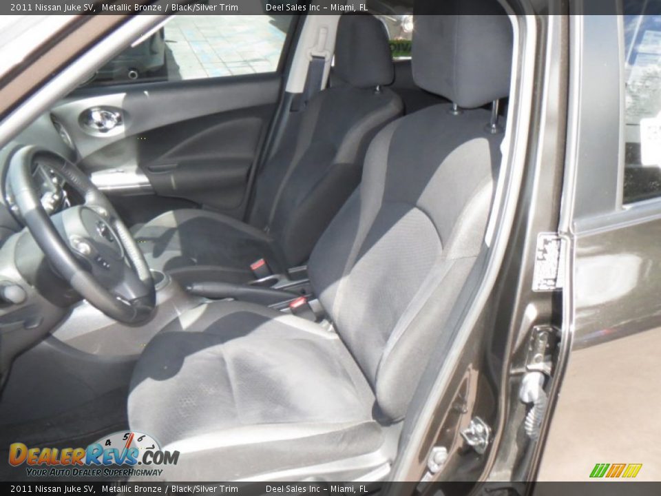 2011 Nissan Juke SV Metallic Bronze / Black/Silver Trim Photo #9