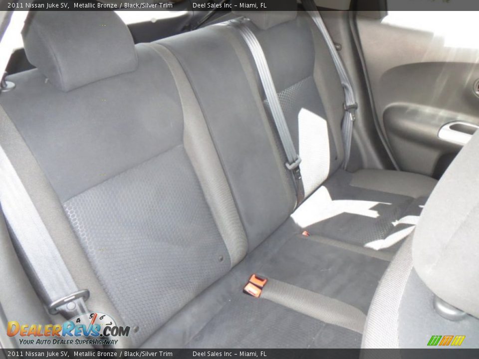 2011 Nissan Juke SV Metallic Bronze / Black/Silver Trim Photo #11
