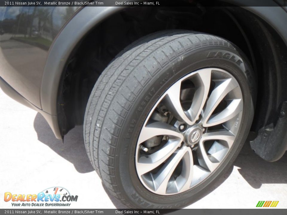 2011 Nissan Juke SV Metallic Bronze / Black/Silver Trim Photo #13