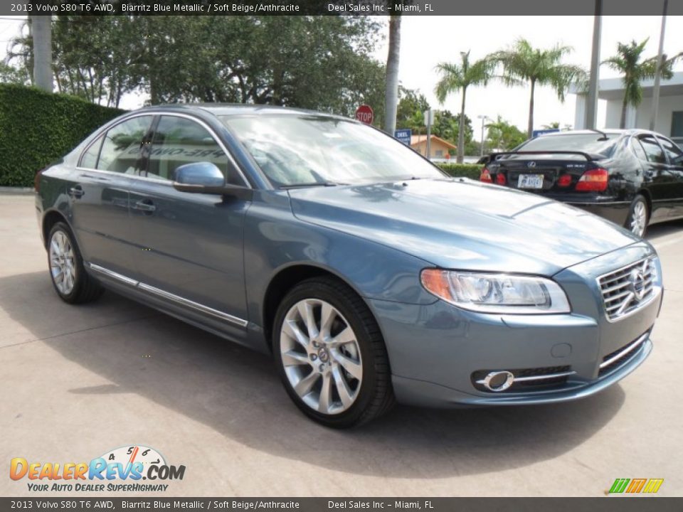 Front 3/4 View of 2013 Volvo S80 T6 AWD Photo #7