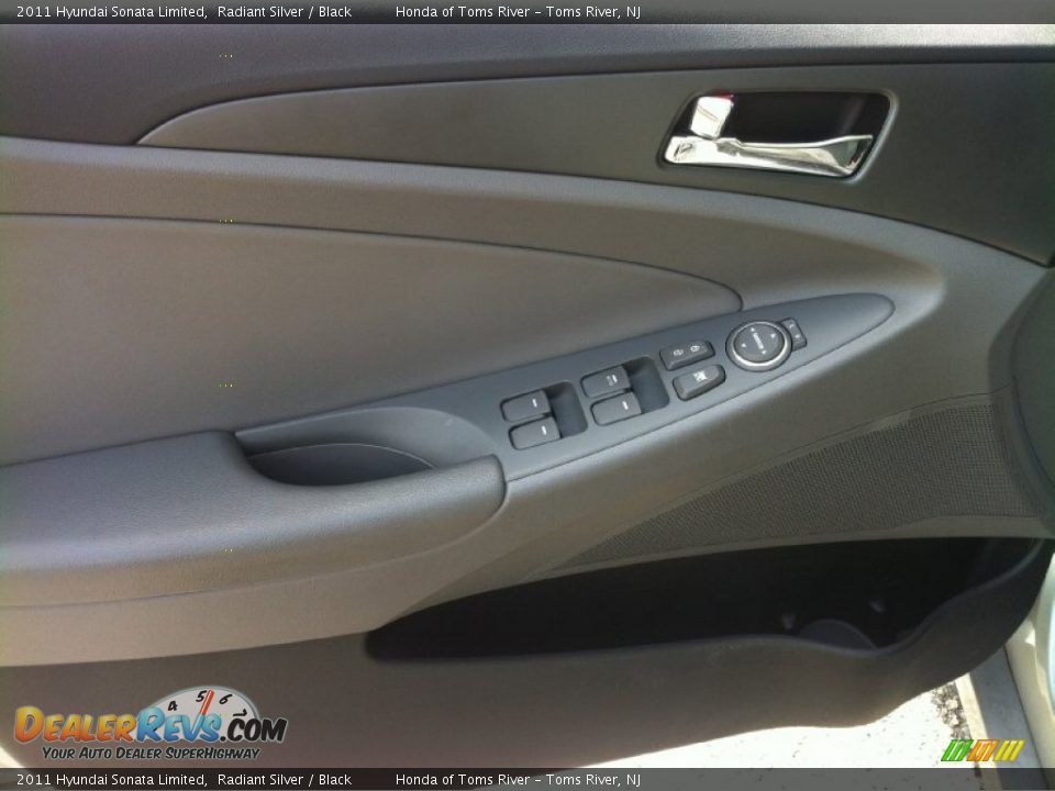 2011 Hyundai Sonata Limited Radiant Silver / Black Photo #8