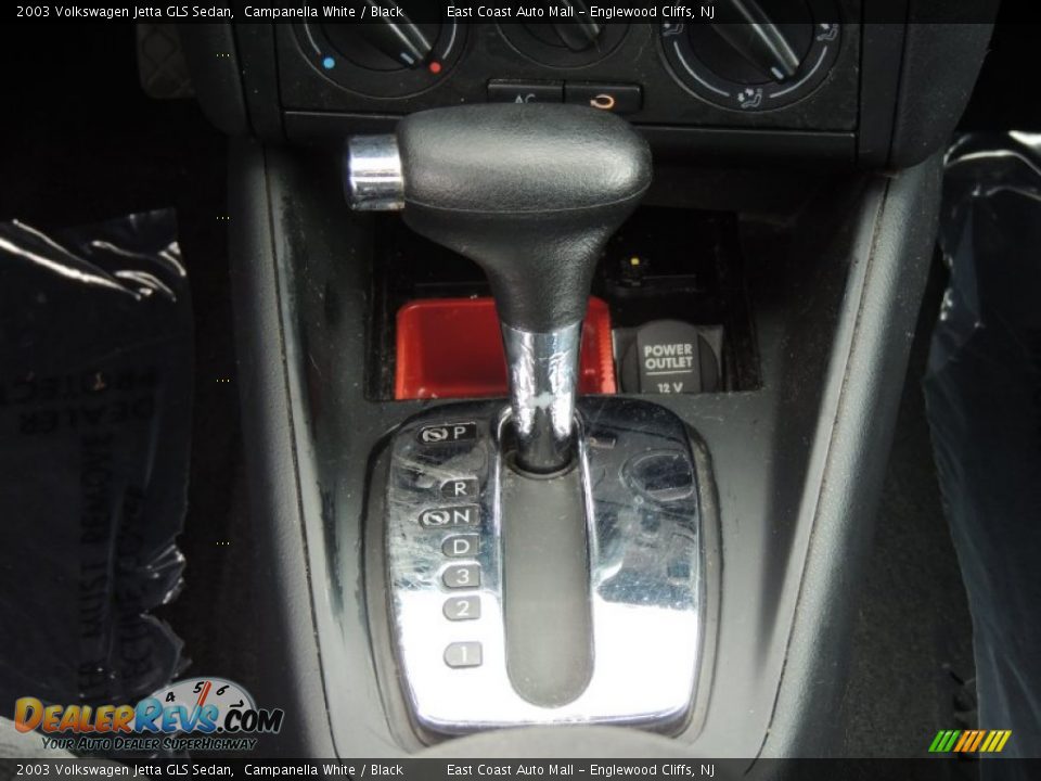2003 Volkswagen Jetta GLS Sedan Campanella White / Black Photo #12