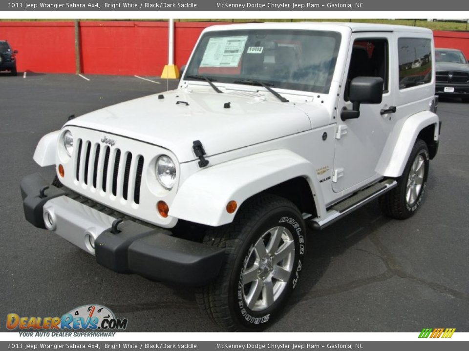 2013 Jeep Wrangler Sahara 4x4 Bright White / Black/Dark Saddle Photo #2