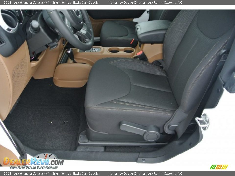 2013 Jeep Wrangler Sahara 4x4 Bright White / Black/Dark Saddle Photo #9