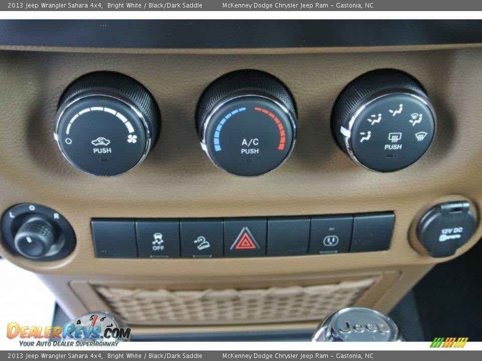 Controls of 2013 Jeep Wrangler Sahara 4x4 Photo #13