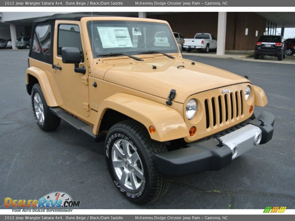 Front 3/4 View of 2013 Jeep Wrangler Sahara 4x4 Photo #1