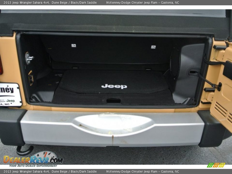 2013 Jeep Wrangler Sahara 4x4 Dune Beige / Black/Dark Saddle Photo #19