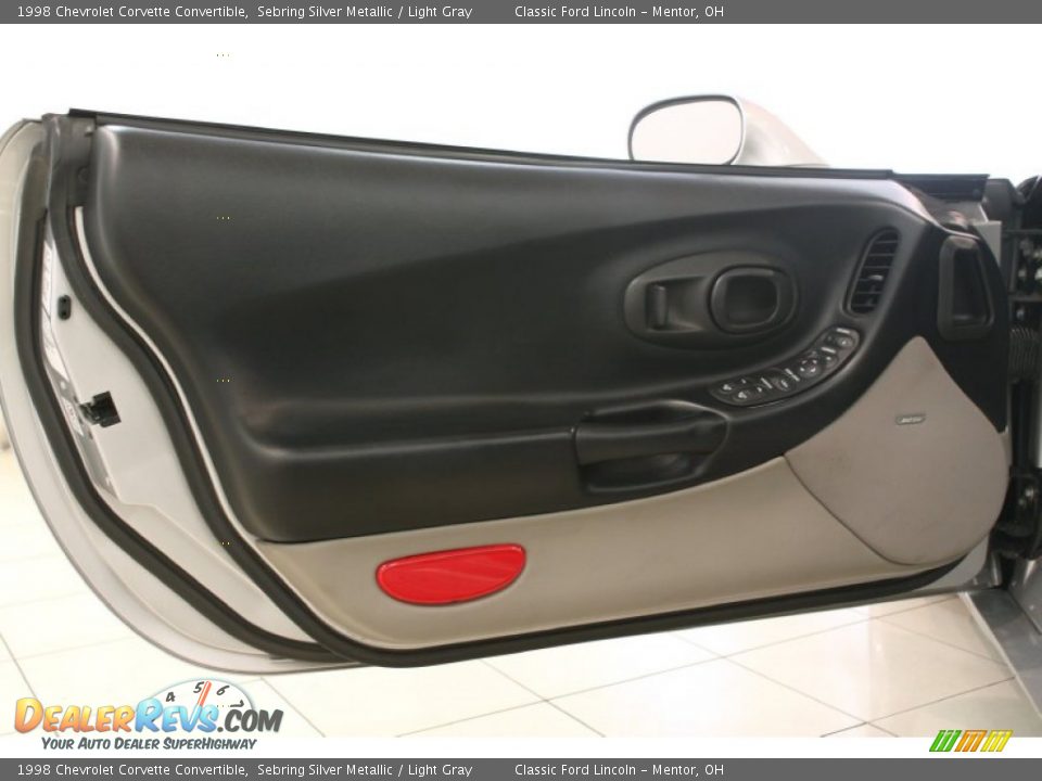 Door Panel of 1998 Chevrolet Corvette Convertible Photo #5